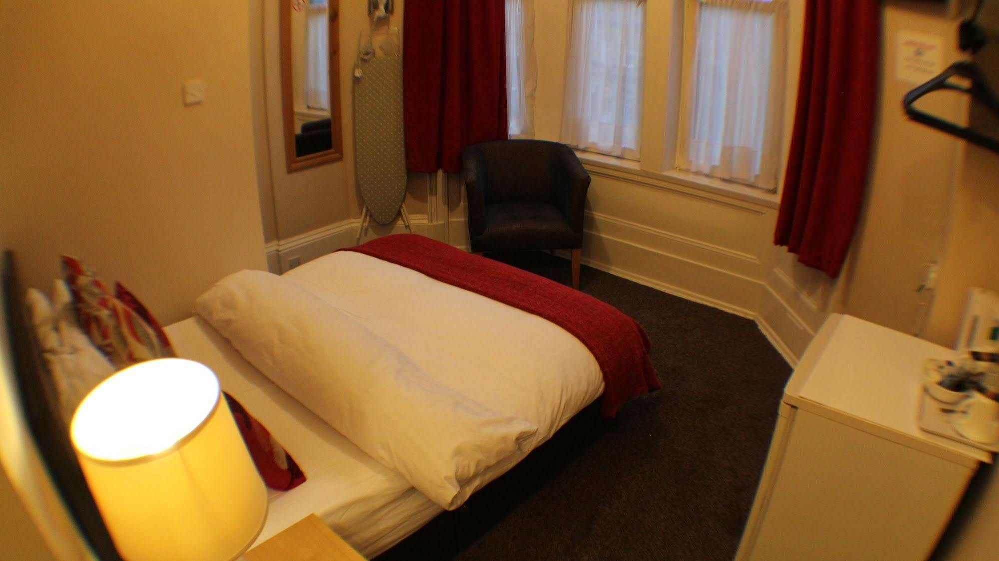 Edgerton Hotel Huddersfield Esterno foto