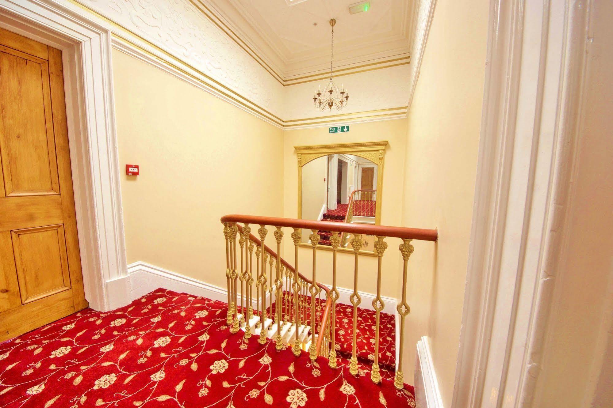 Edgerton Hotel Huddersfield Esterno foto